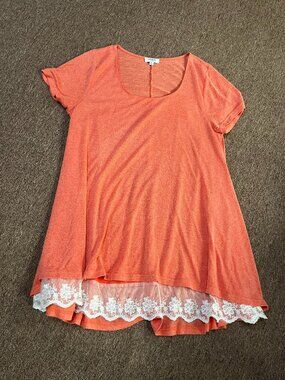 LADIES SIZE L UMGEE ORANGE SHORT SLEEVE SCOOP NECK LACE HEM TUNIC TOP SHIRT